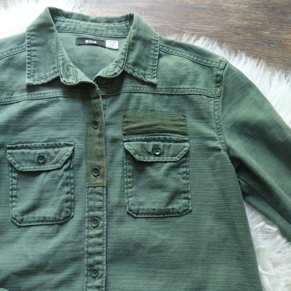 BDG | green military buttondown shirt - Picture 4 of 9